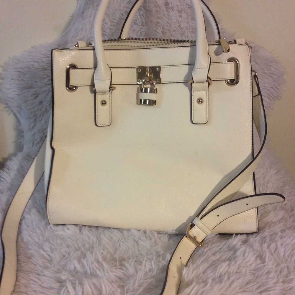 Hand bag or cross body purse